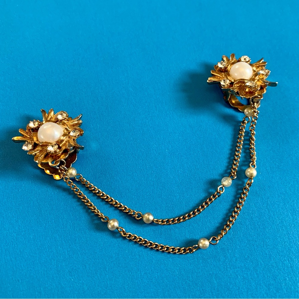 Vintage 1950’s Faux Pearls and Rhinestone Sweater Clip Gold Tone Pat Pending